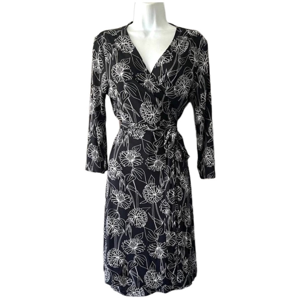 BANANA REPUBLIC Black & White Floral Wrap Dress Wrinkle Resistant Goth NWOT - Picture 2 of 15